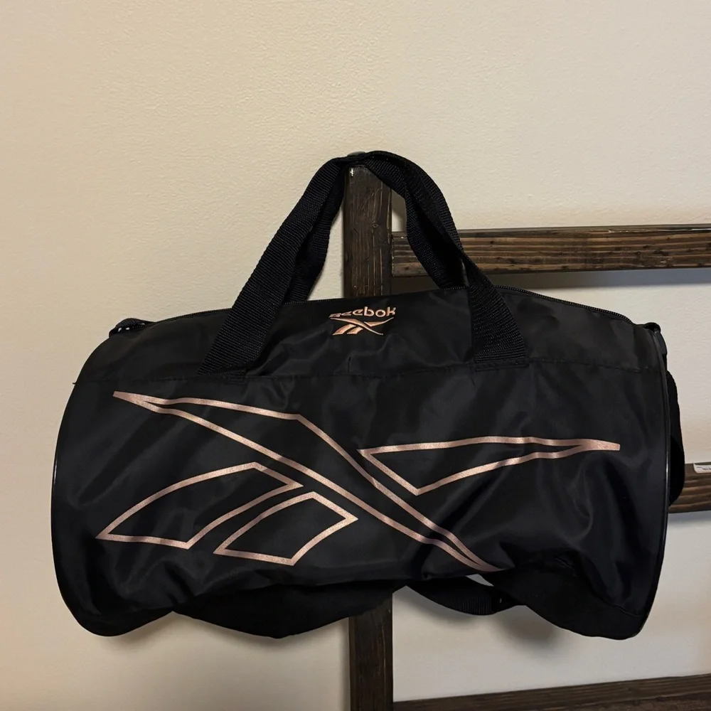 Reebok Black and Gold Gym Bag - Picture 2 of 6